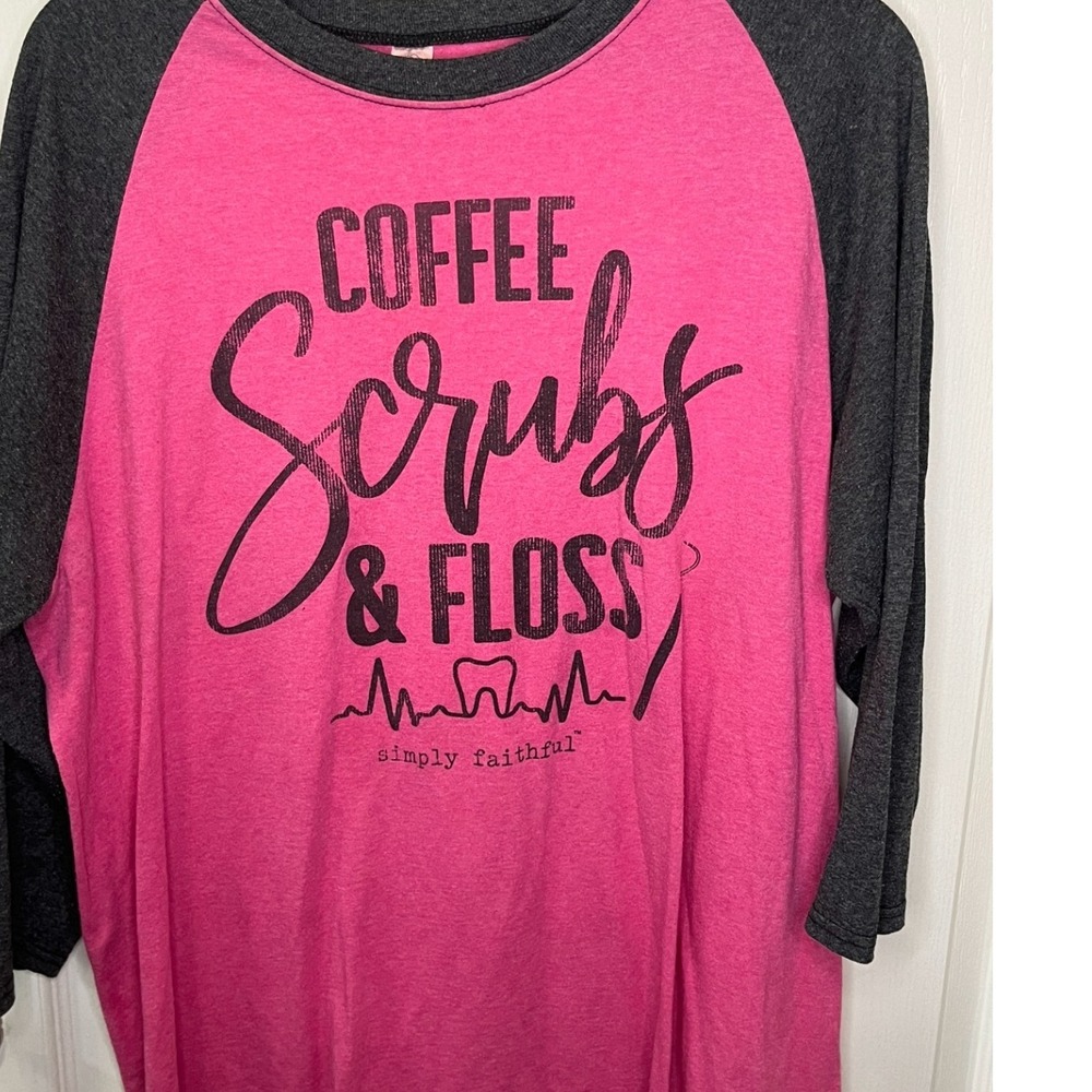 Coffee Scrubs & Floss Graphic Raglan‎ T-Shirt Dental Hygienist Gray Pink L
